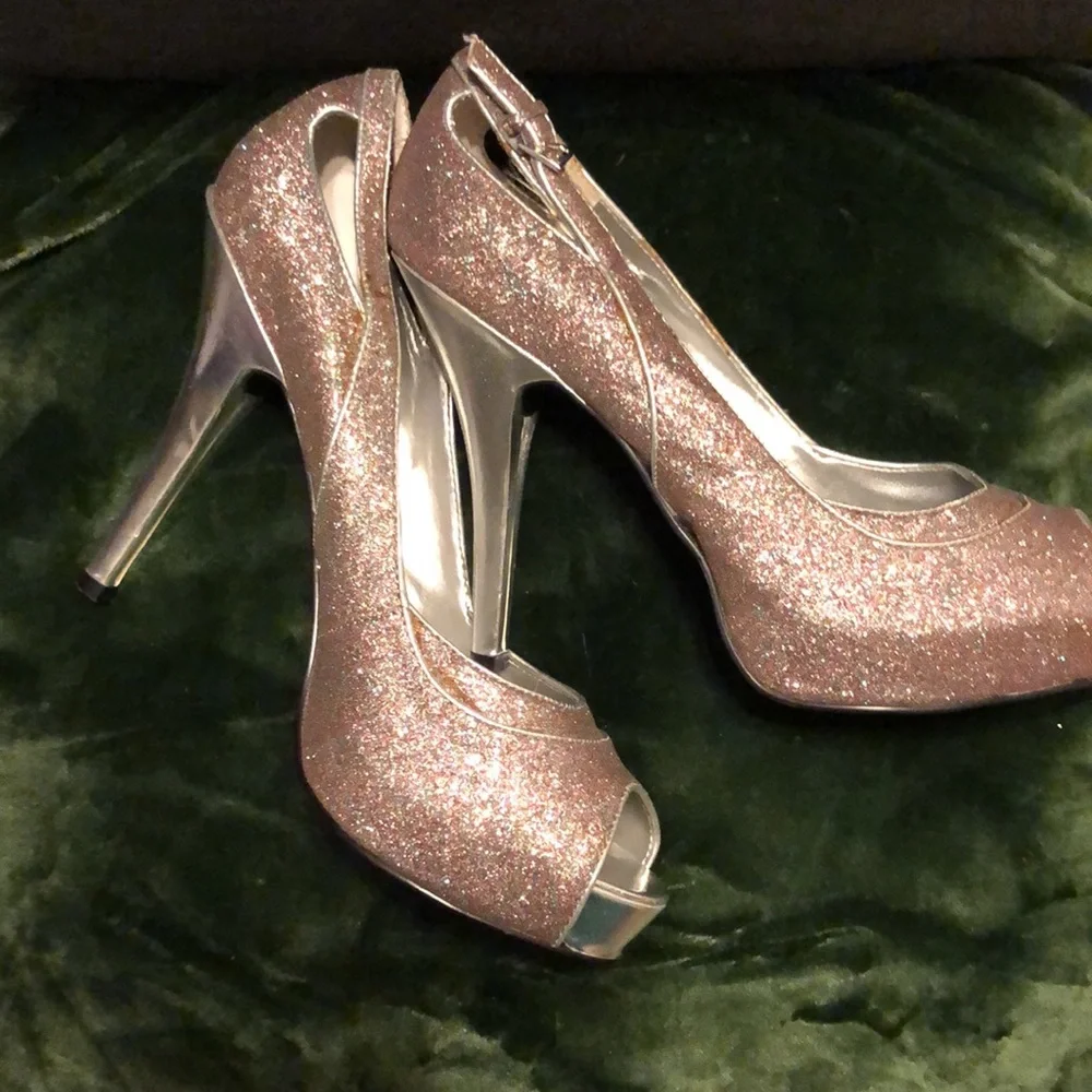 GUESS SHOES - Picture 7 of 7